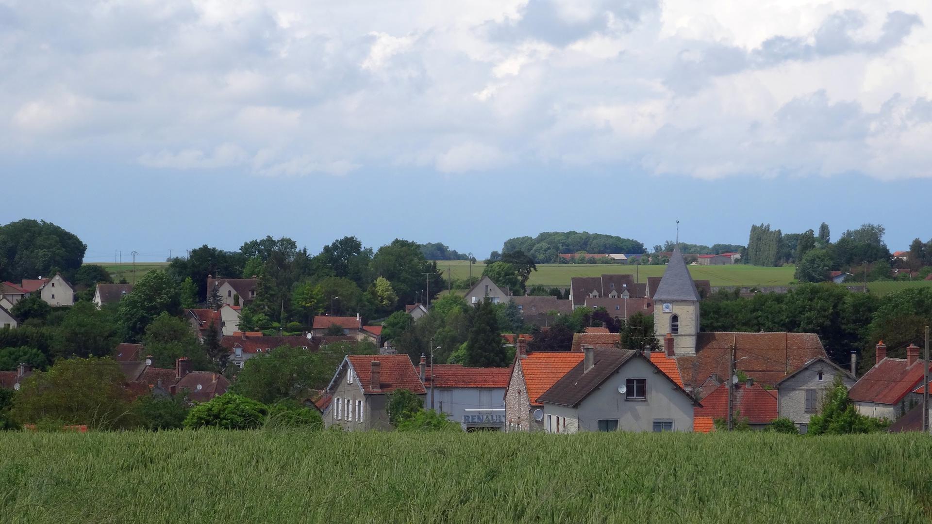 Vue du village de Beton-Bazoches